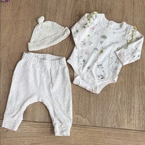 Pehr Woodland Animal Set with Hat Size 0-3 Months